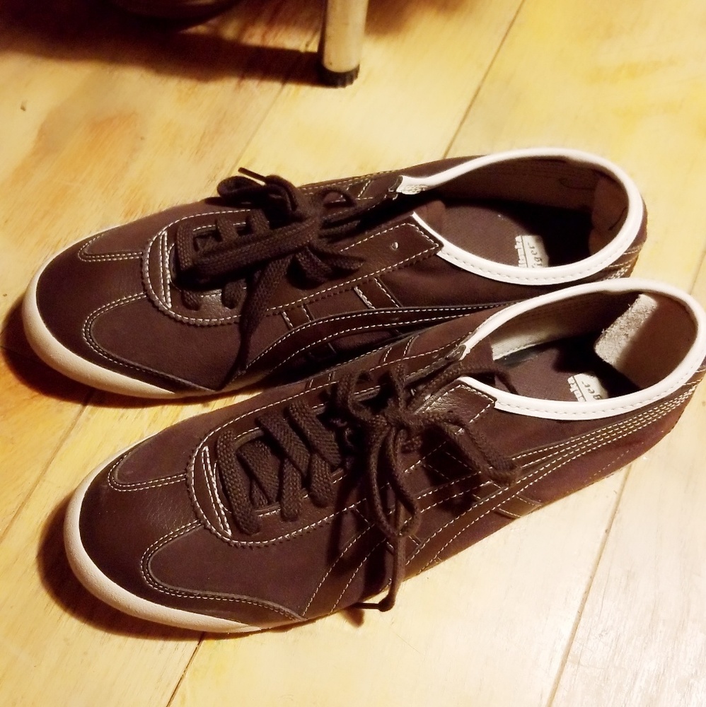 Onitsuka Tiger by Asics tennis shoes